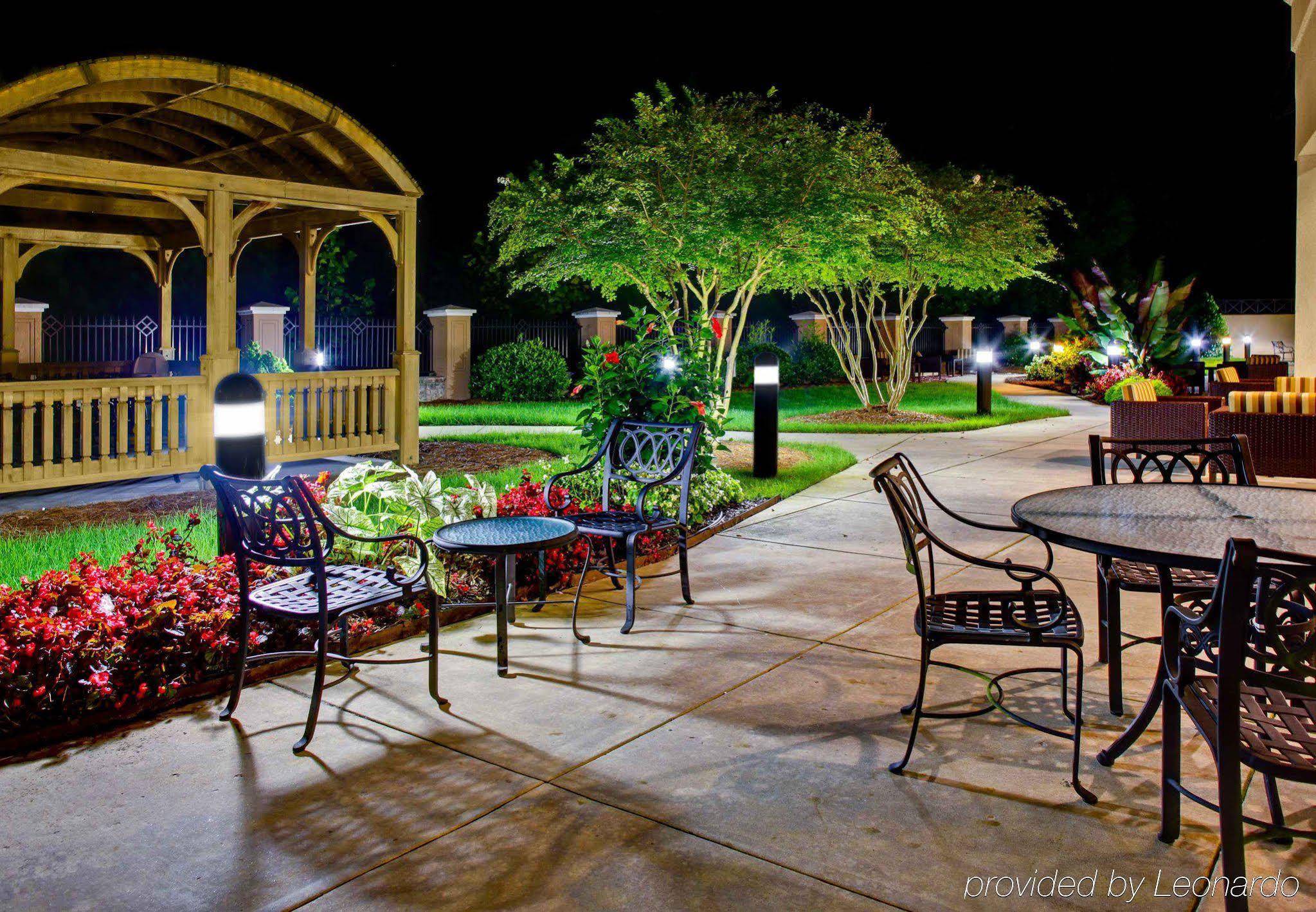 Hotel Courtyard Highpoint Exterior foto