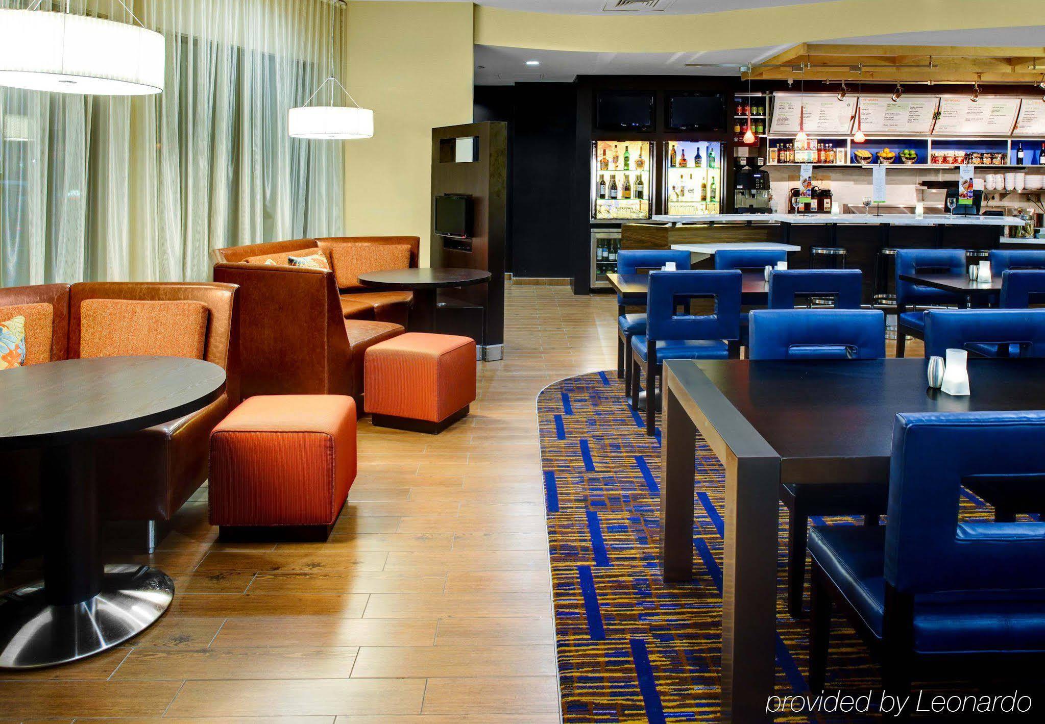 Hotel Courtyard Highpoint Exterior foto