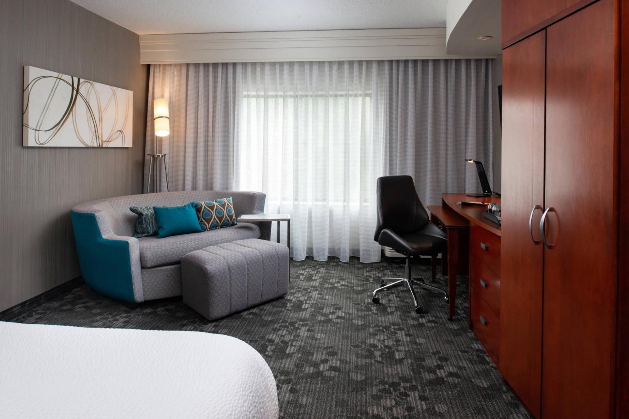 Hotel Courtyard Highpoint Exterior foto