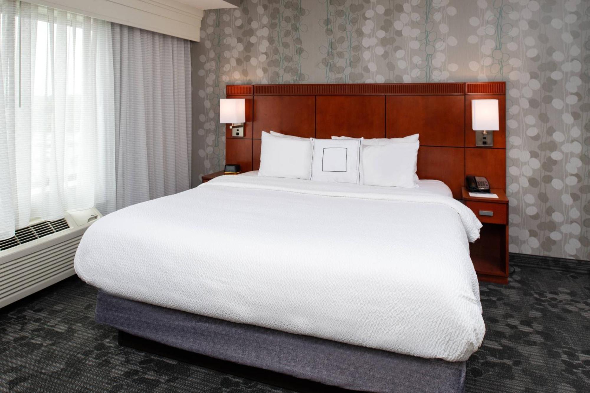 Hotel Courtyard Highpoint Exterior foto